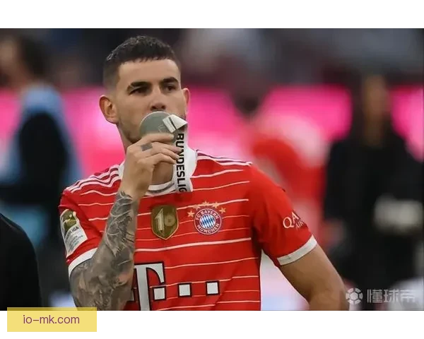 卢卡斯·埃尔南德斯正式加盟巴黎圣日耳曼开启新篇章