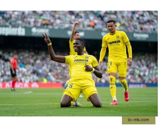 威廉坎波斯从曼联转会至比利亚雷亚尔开启新篇章助力黄潜复兴