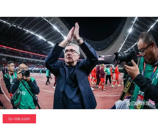 国足世预赛两战平新加坡后扬科维奇黯然离任引热议